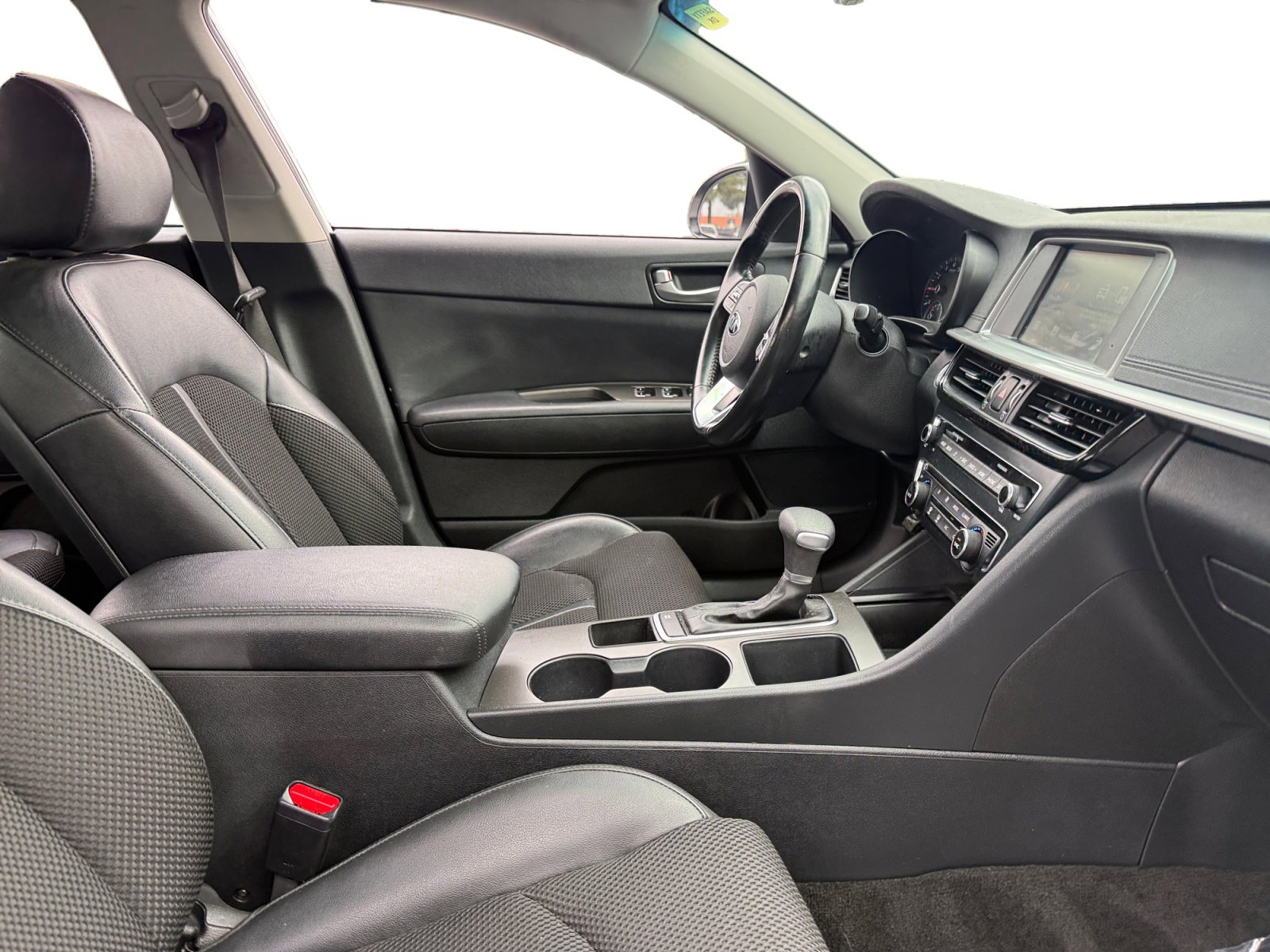 Used 2019 Kia Optima S image 14