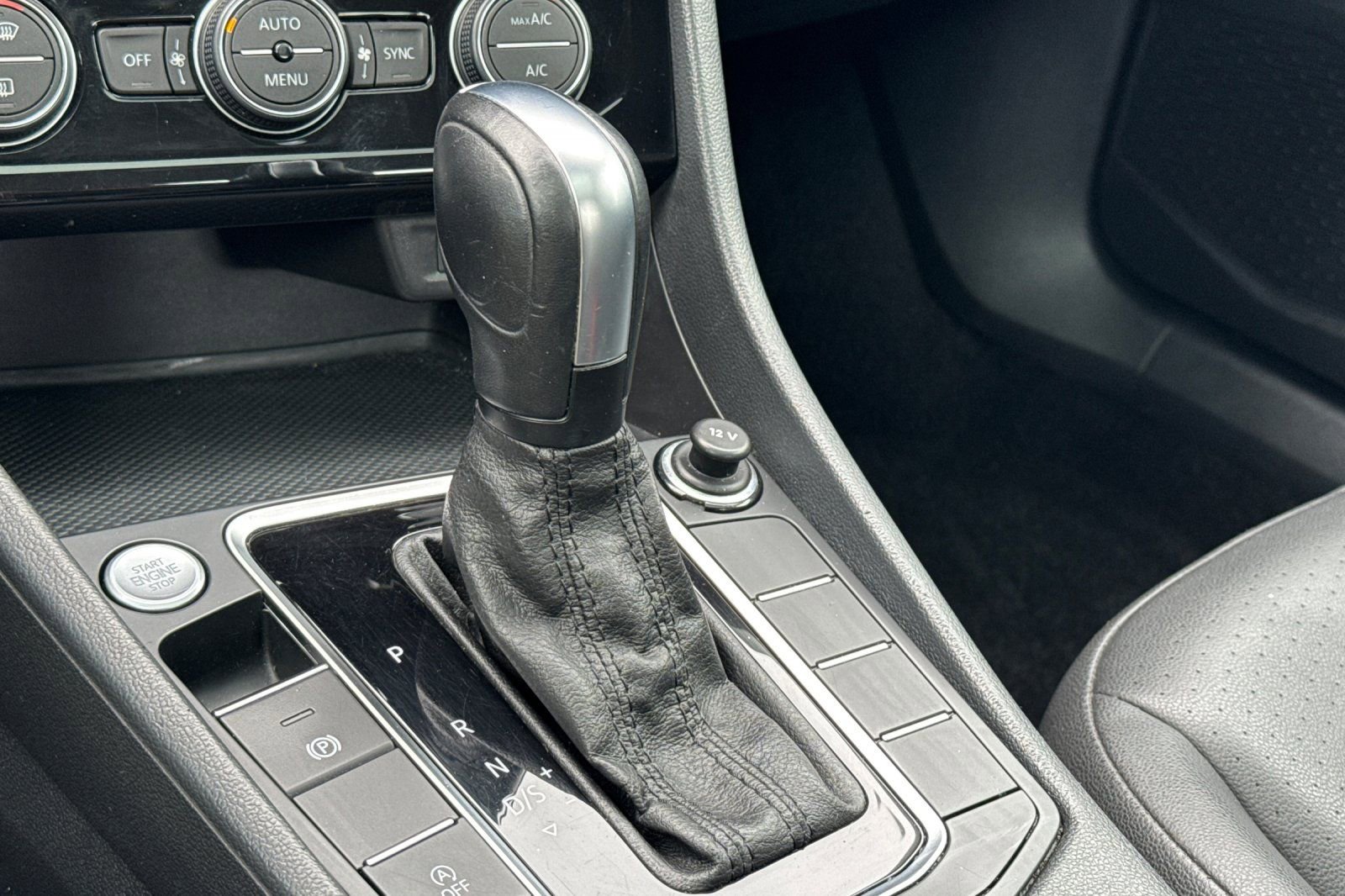 Used 2020 Volkswagen Jetta SE image 22