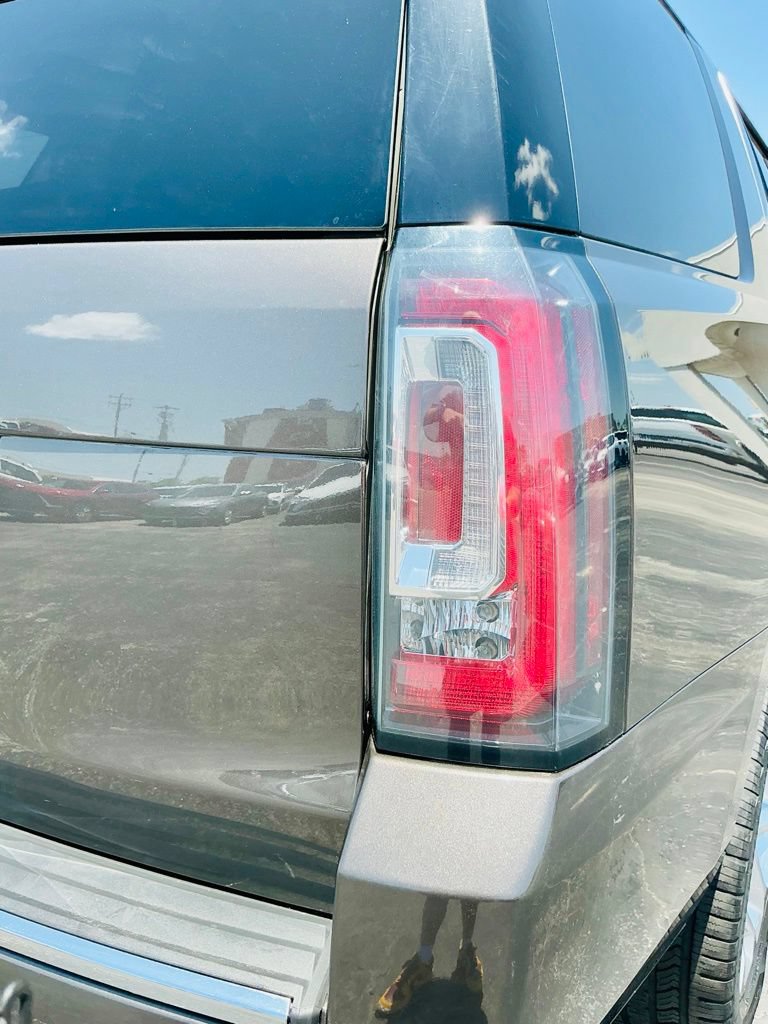 Used 2019 GMC Yukon Denali w/ Denali Ultimate Package AWD/4WD image 9