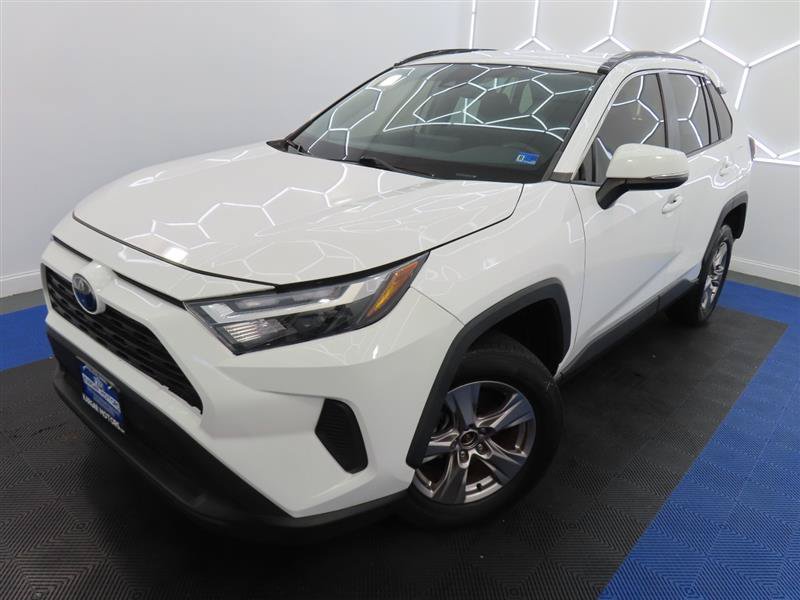 Used 2022 Toyota RAV4 XLE FWD image 5