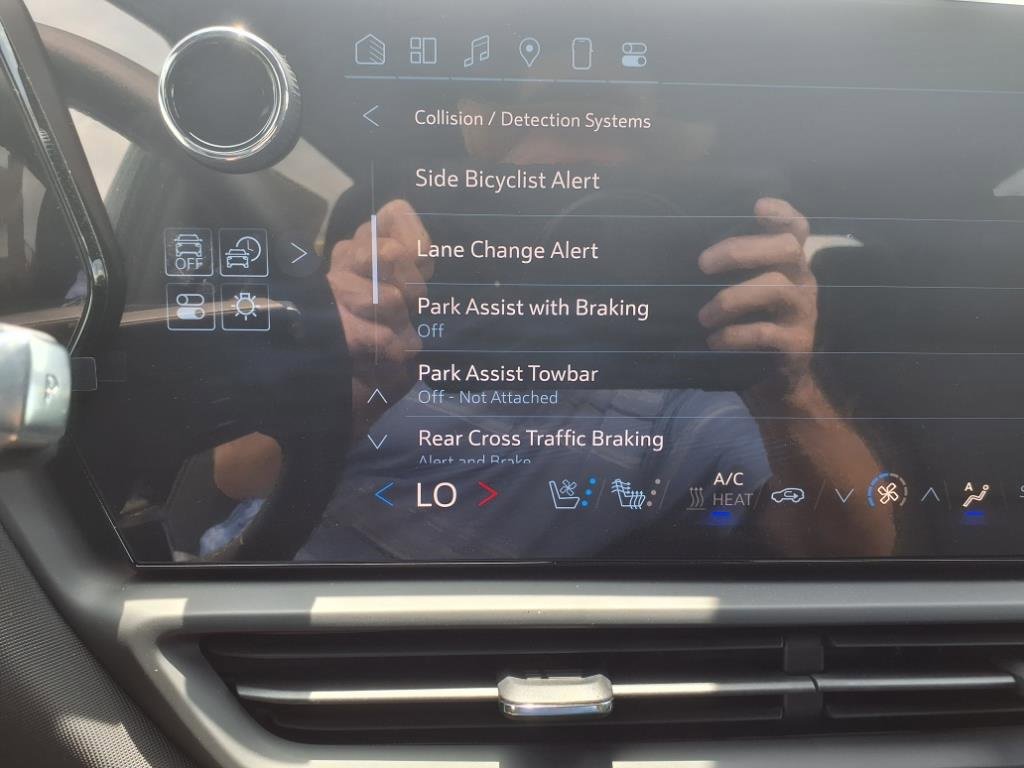 New 2025 Chevrolet Silverado EV LT image 24