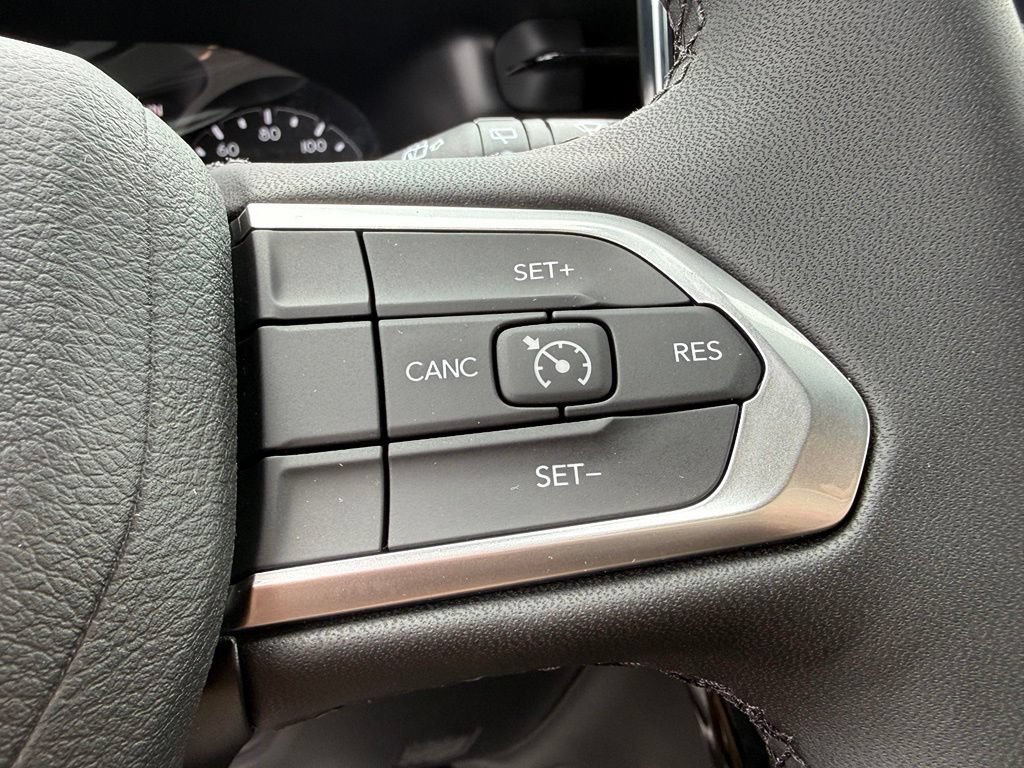 New 2026 Jeep Compass Latitude AWD/4WD image 18
