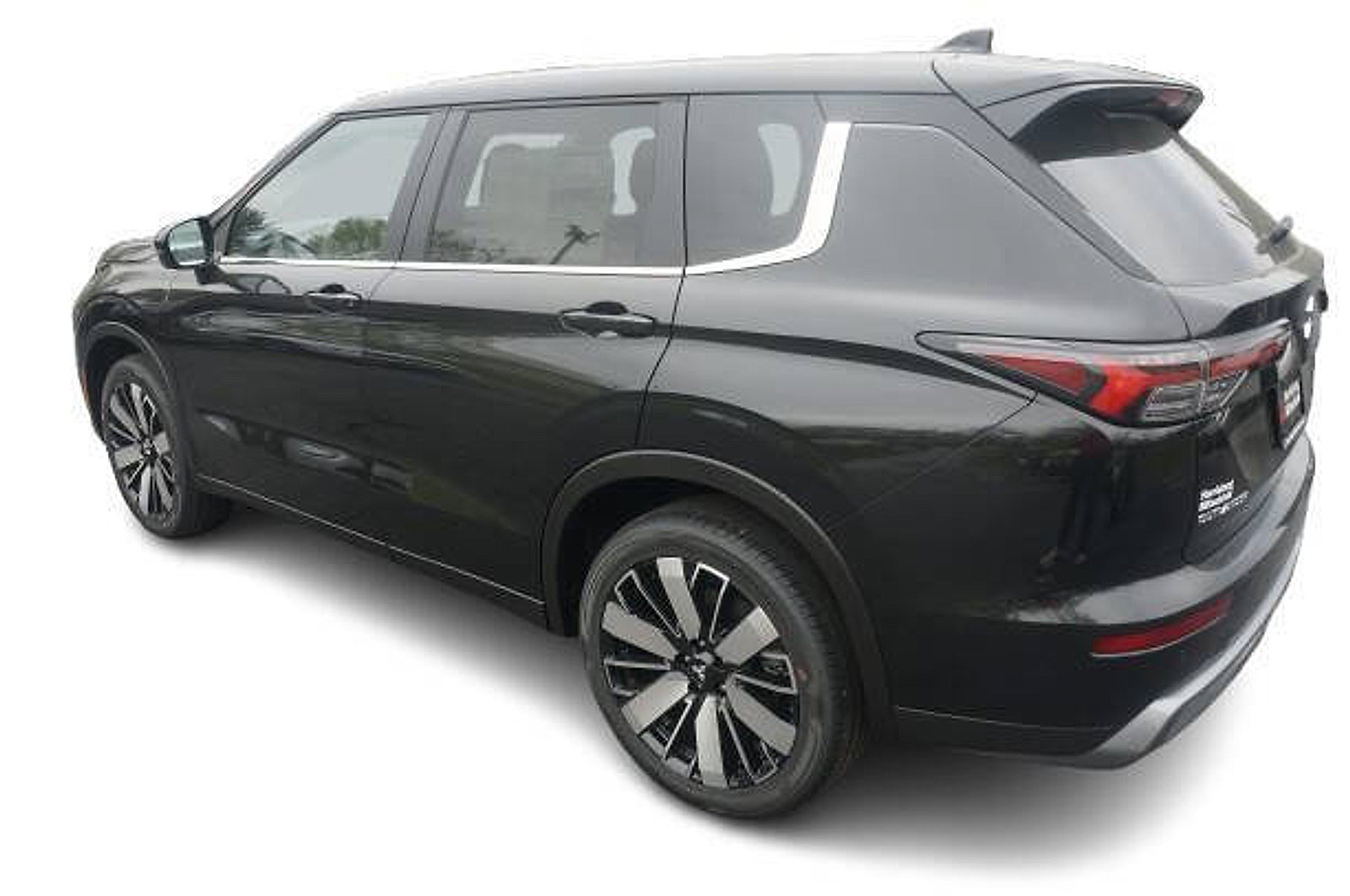 New 2025 Mitsubishi Outlander SE image 3