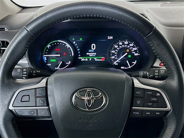 Used 2025 Toyota Sienna XLE image 12