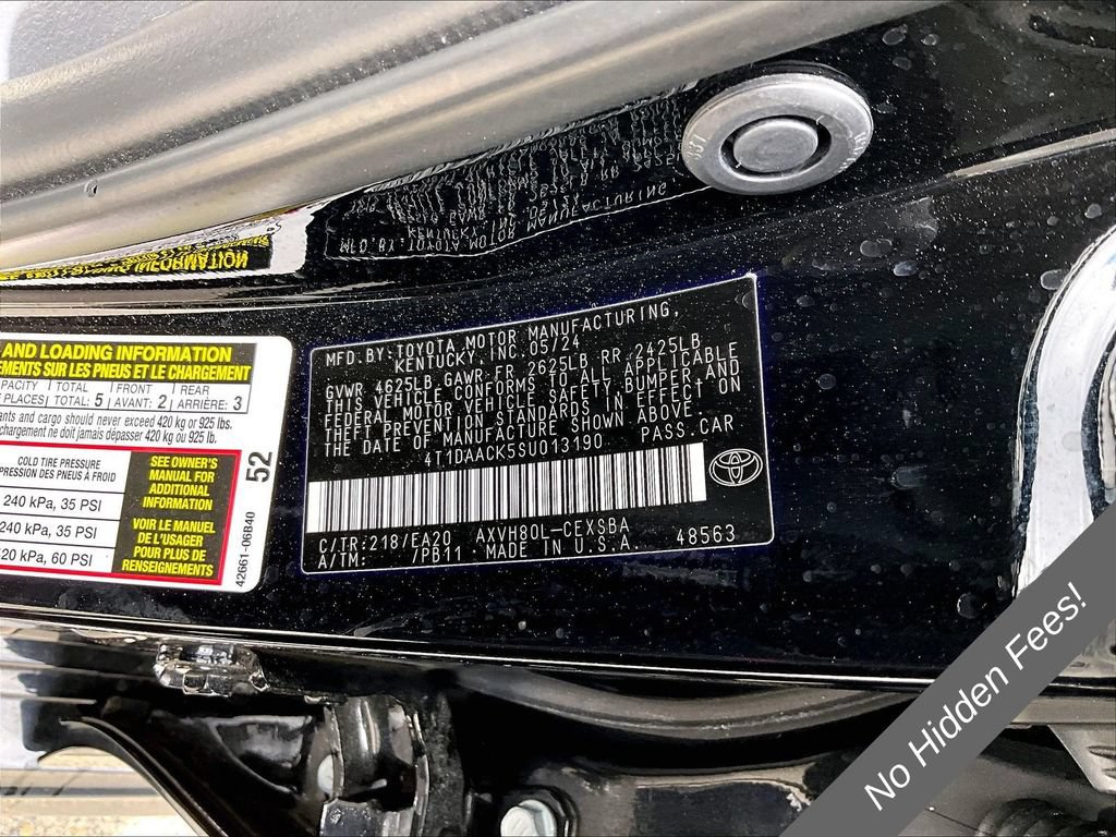 Used 2025 Toyota Camry SE FWD image 30
