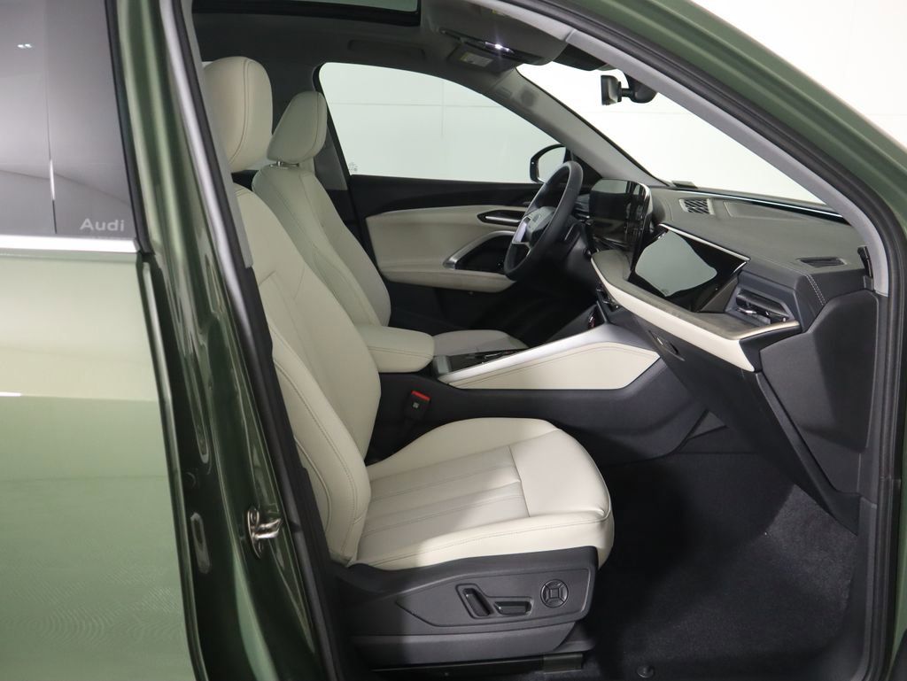 Used 2025 Audi Q5 Premium w/ Premium Plus AWD/4WD image 23