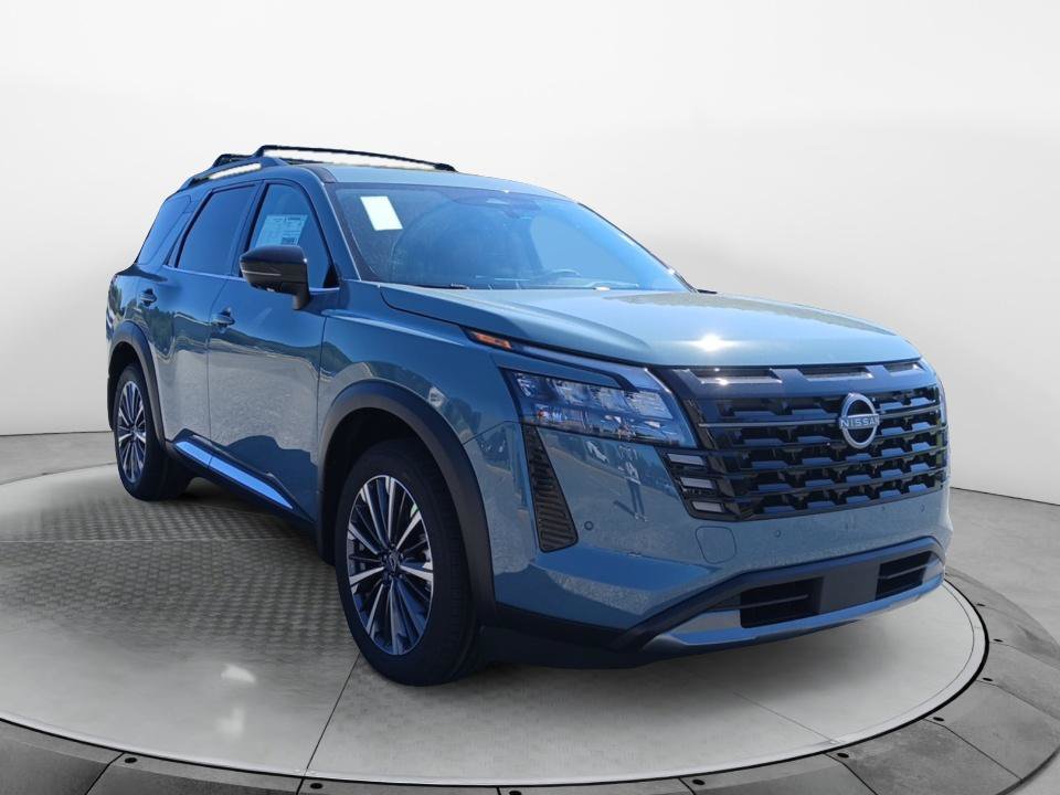 New 2026 Nissan Pathfinder Platinum FWD image 1