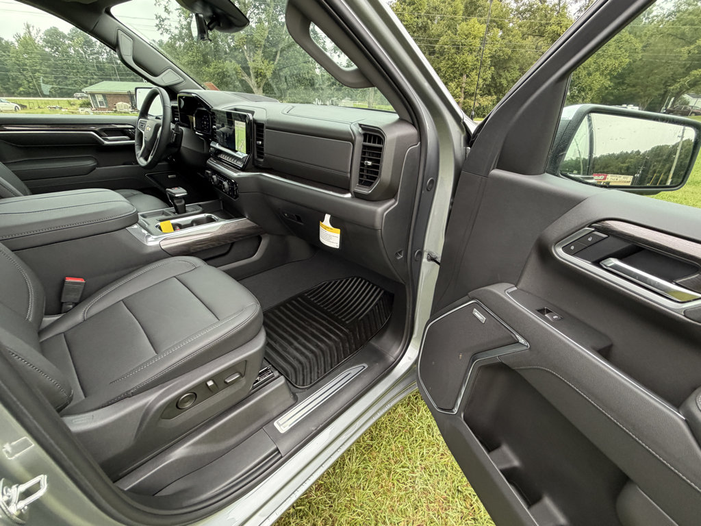 New 2026 Chevrolet Silverado 1500 LTZ w/ LTZ Premium Package AWD/4WD image 24