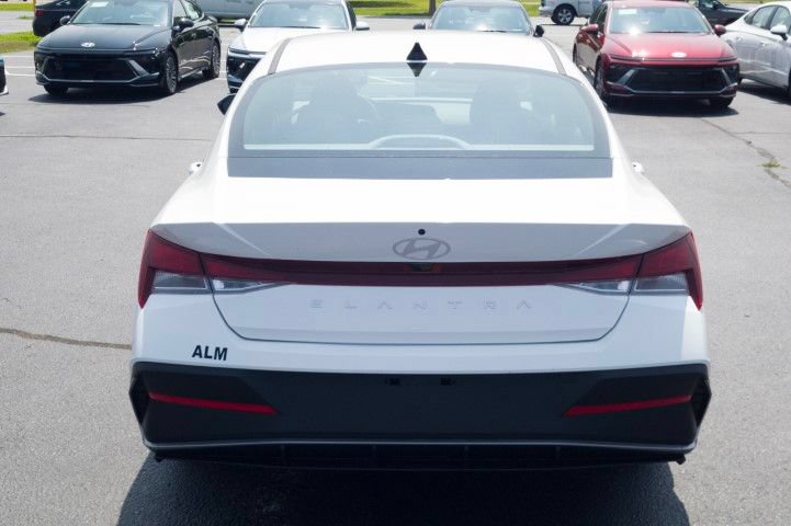 New 2026 Hyundai Elantra SE FWD image 6