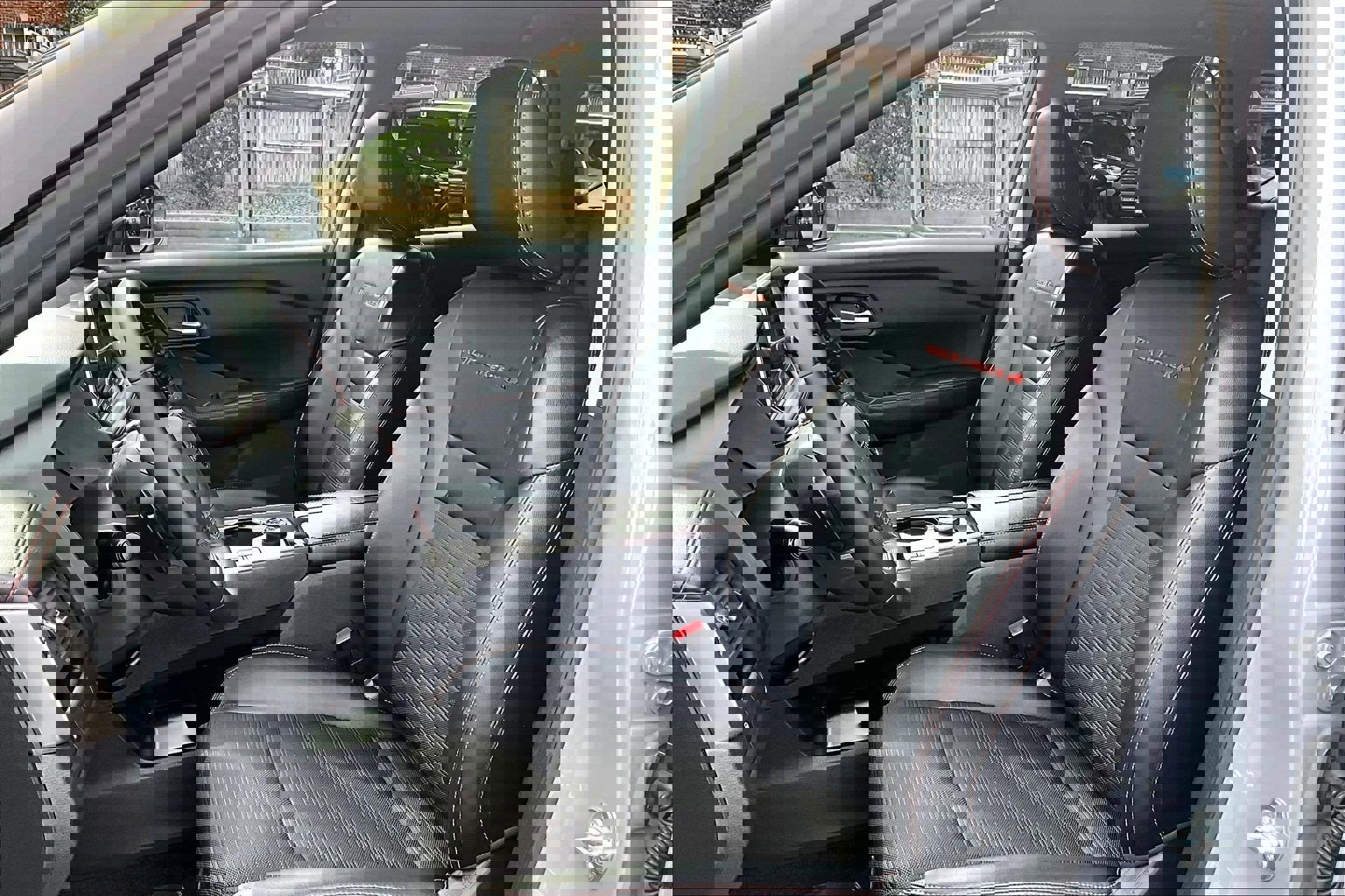 Used 2025 Nissan Rogue SV image 23