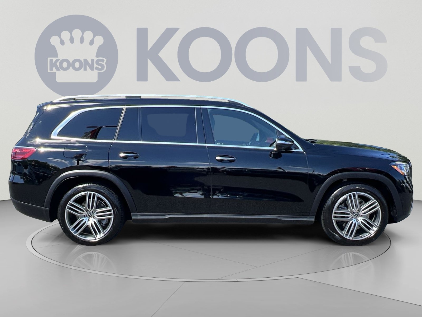 Used 2025 Mercedes-Benz GLS 450 4MATIC image 12