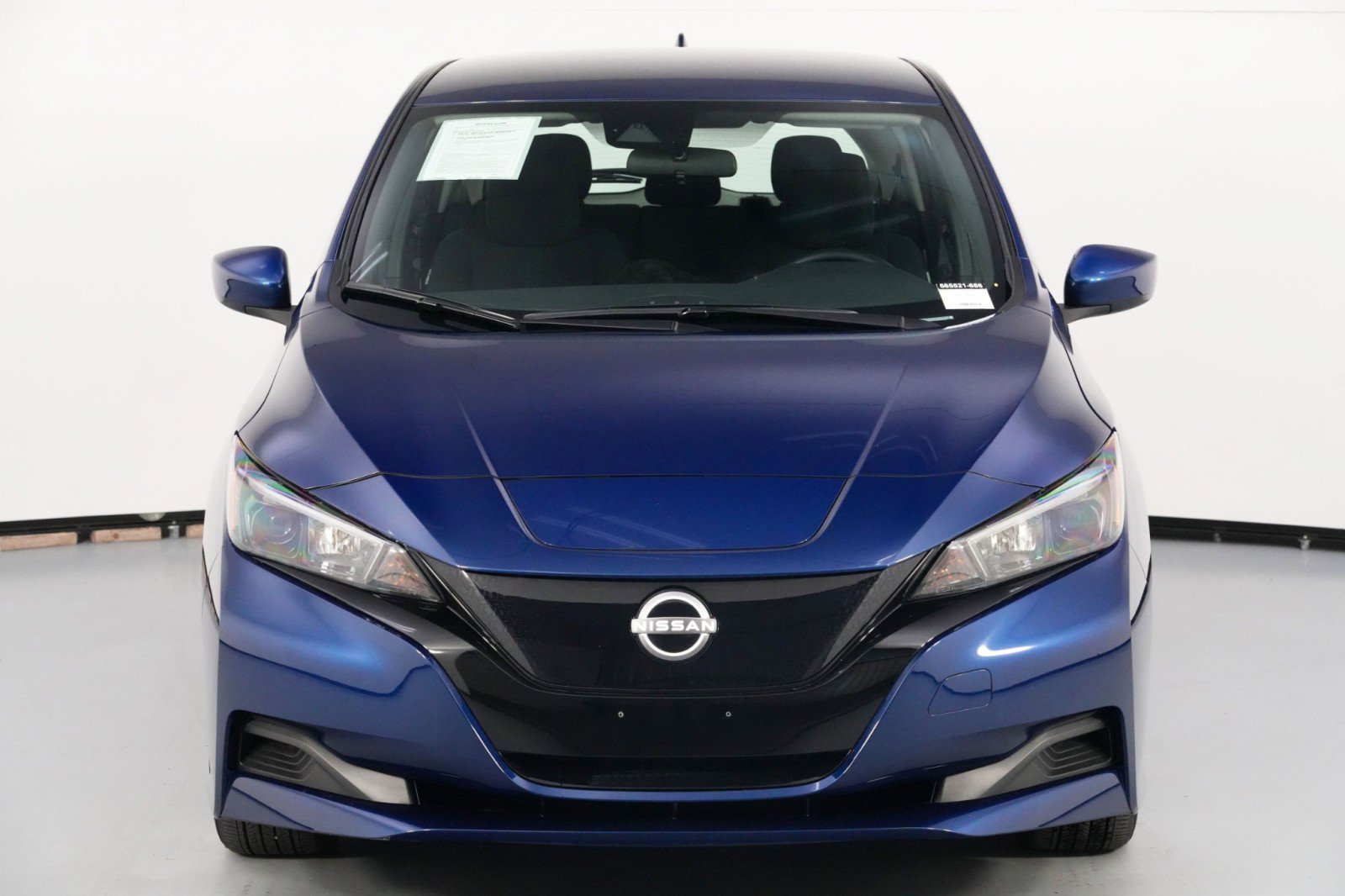 Used 2025 Nissan Leaf S image 41