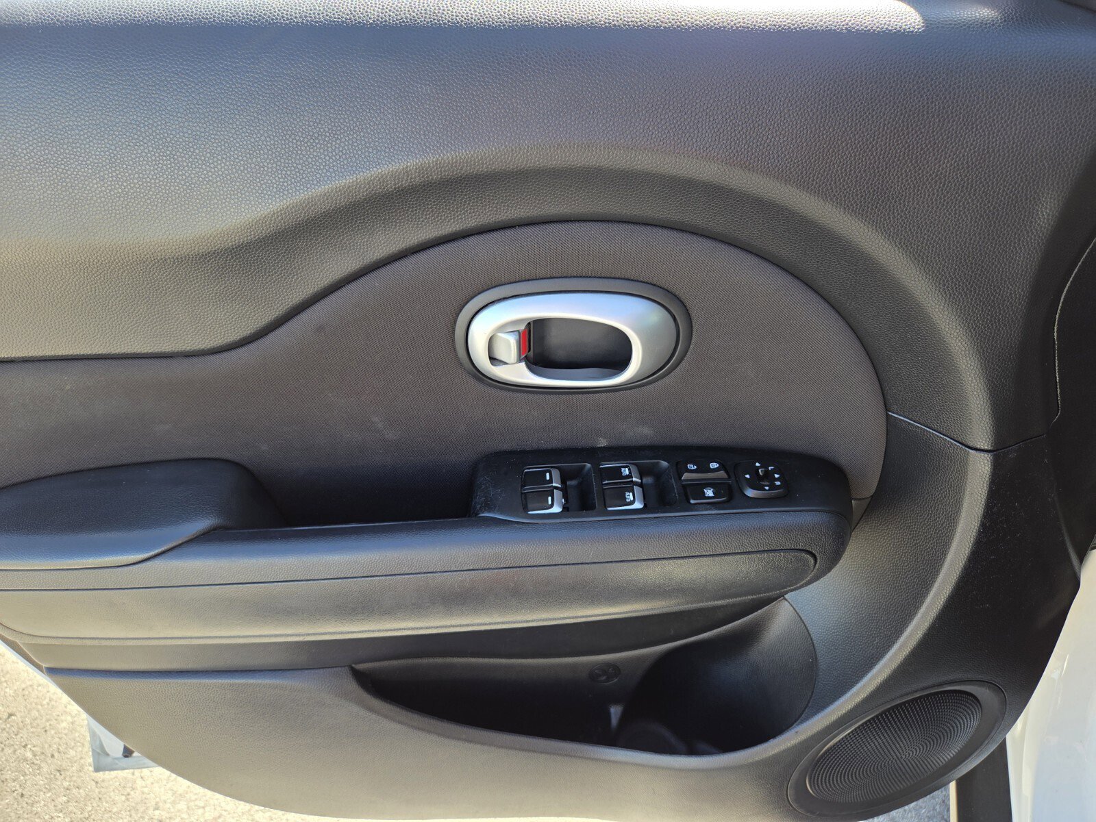 Used 2018 Kia Soul + image 17