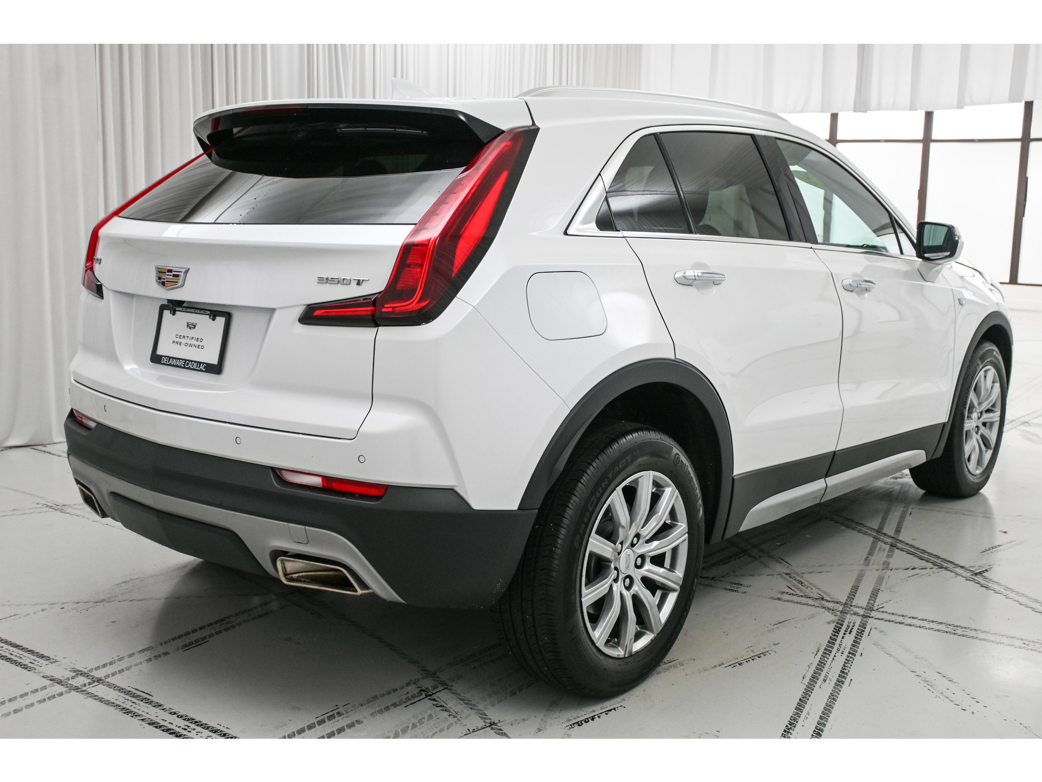 Used 2023 Cadillac XT4 Premium Luxury w/ Cold Weather Package FWD image 7