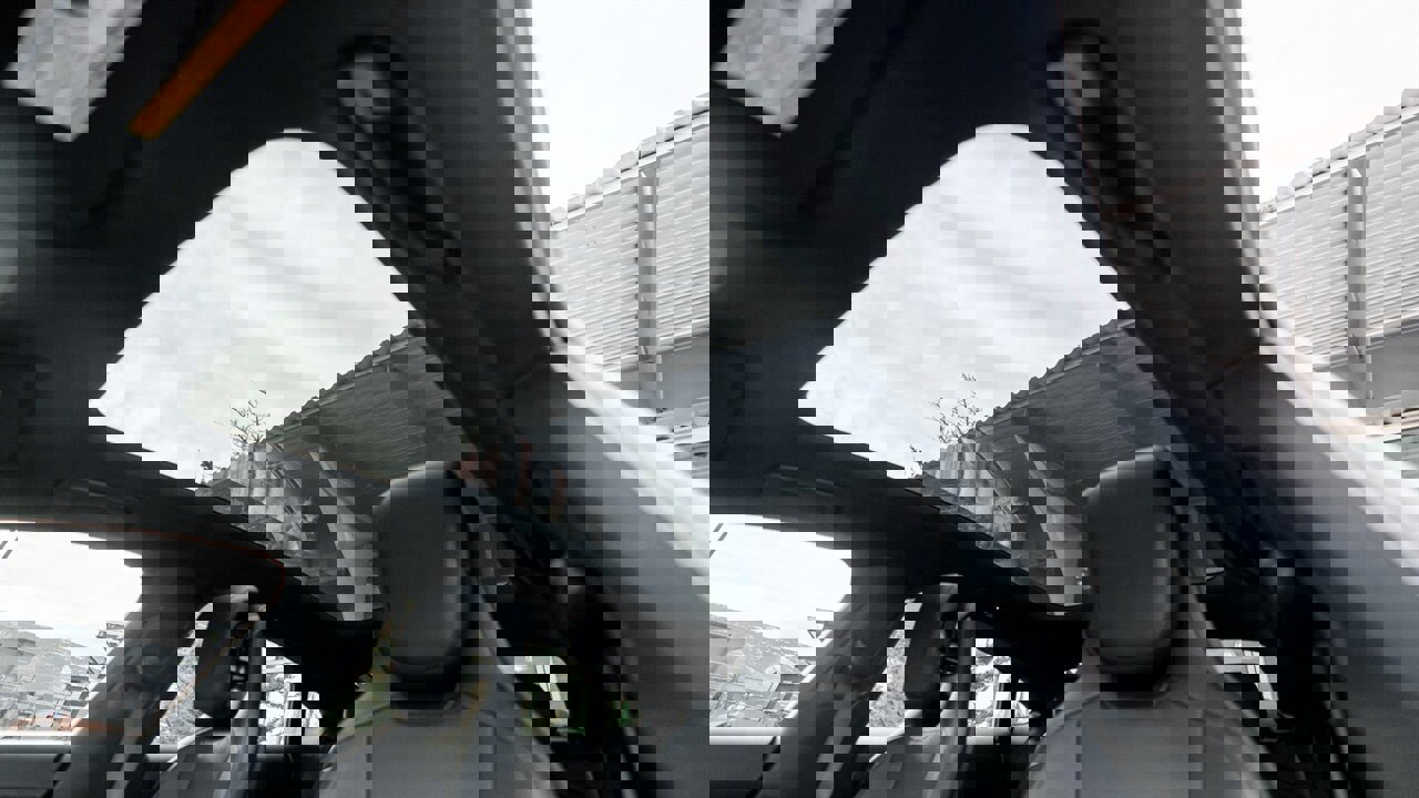 Used 2021 Porsche Taycan 4S image 18