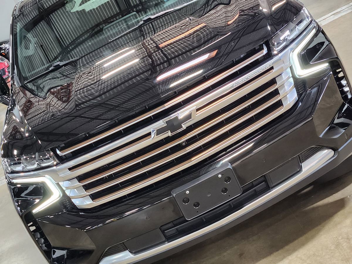 Used 2023 Chevrolet Tahoe High Country w/ Premium Package 2 AWD/4WD image 19