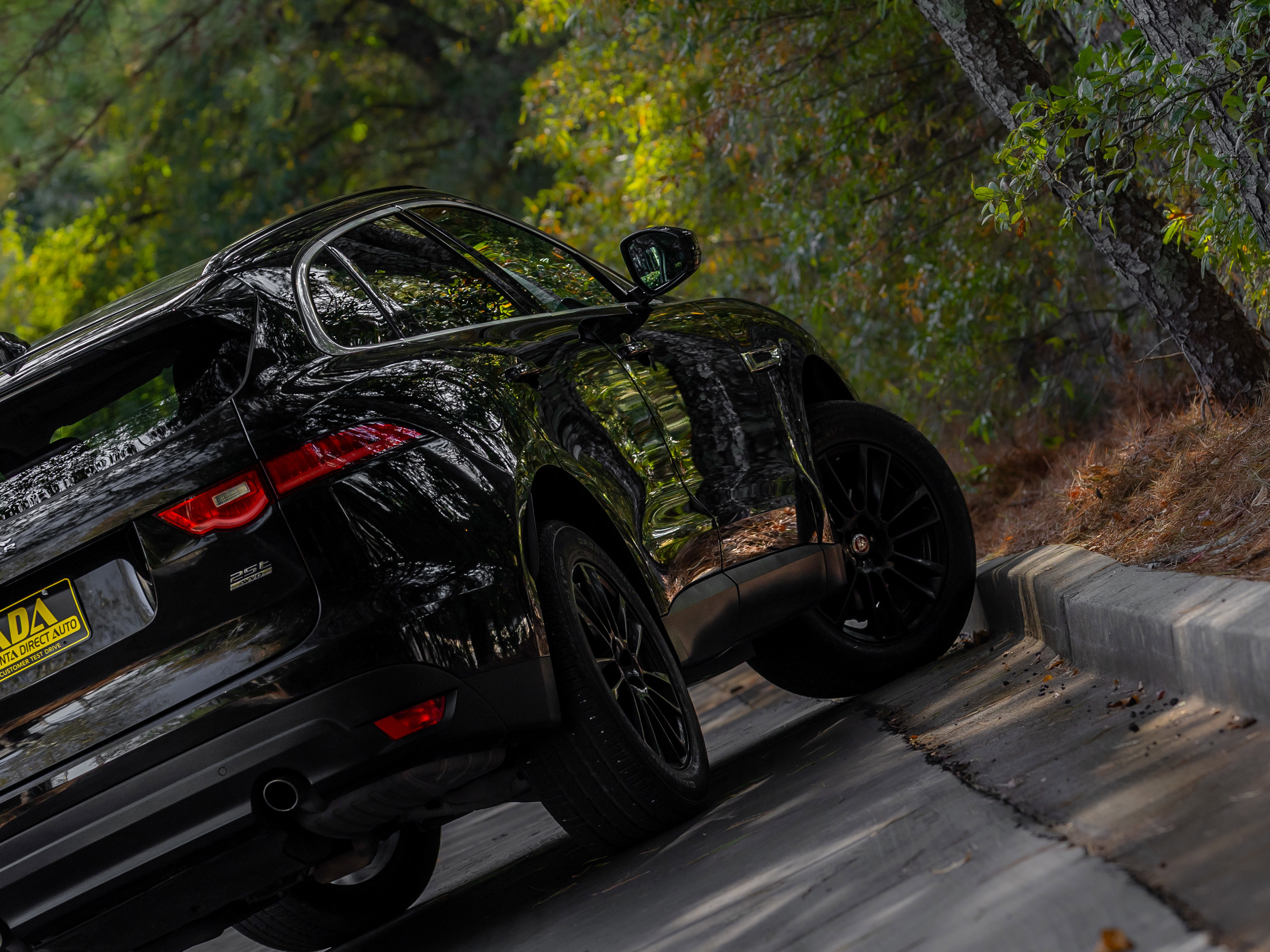 Used 2019 Jaguar F-PACE Prestige image 26