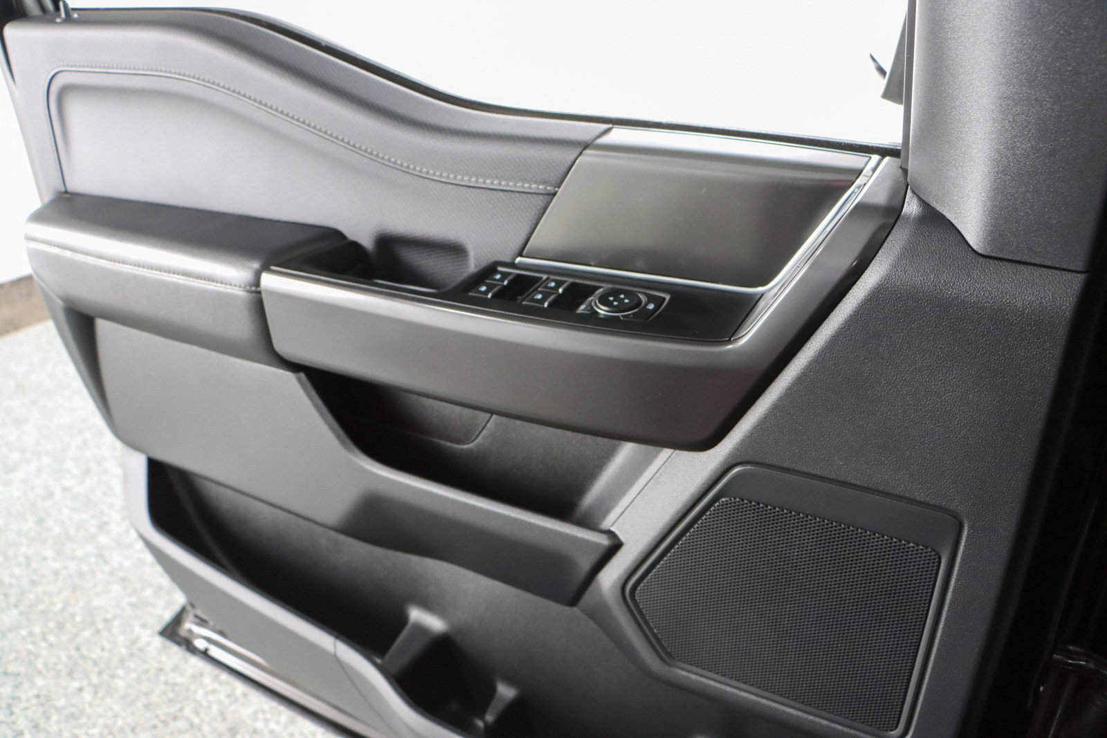 Used 2024 Ford F150 XLT w/ Equipment Group 302A MID image 23