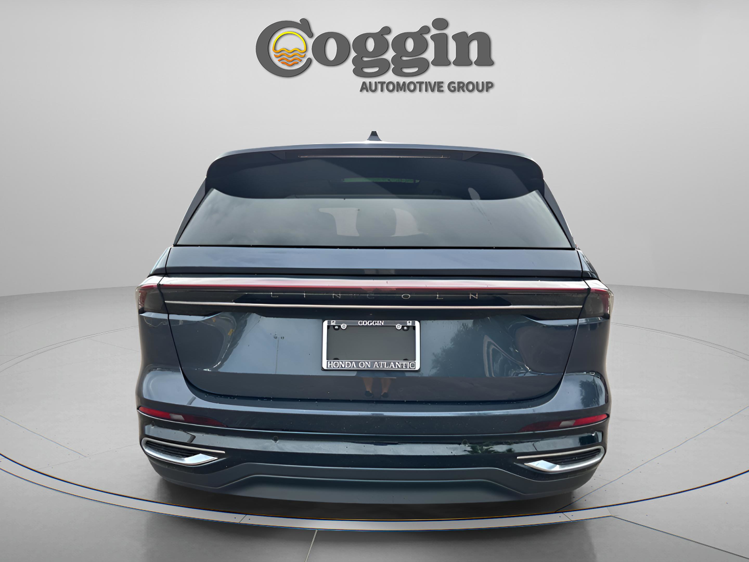 Used 2024 Lincoln Nautilus Premier w/ Equipment Group 102A image 4