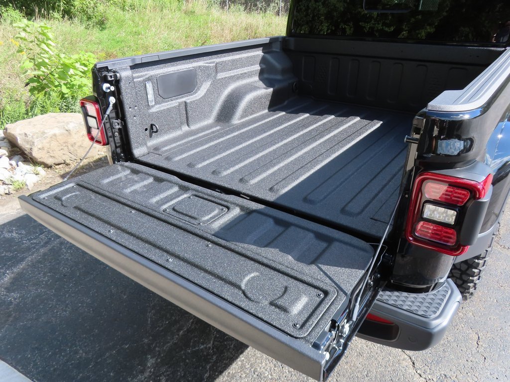 New 2025 Jeep Gladiator High Tide image 16