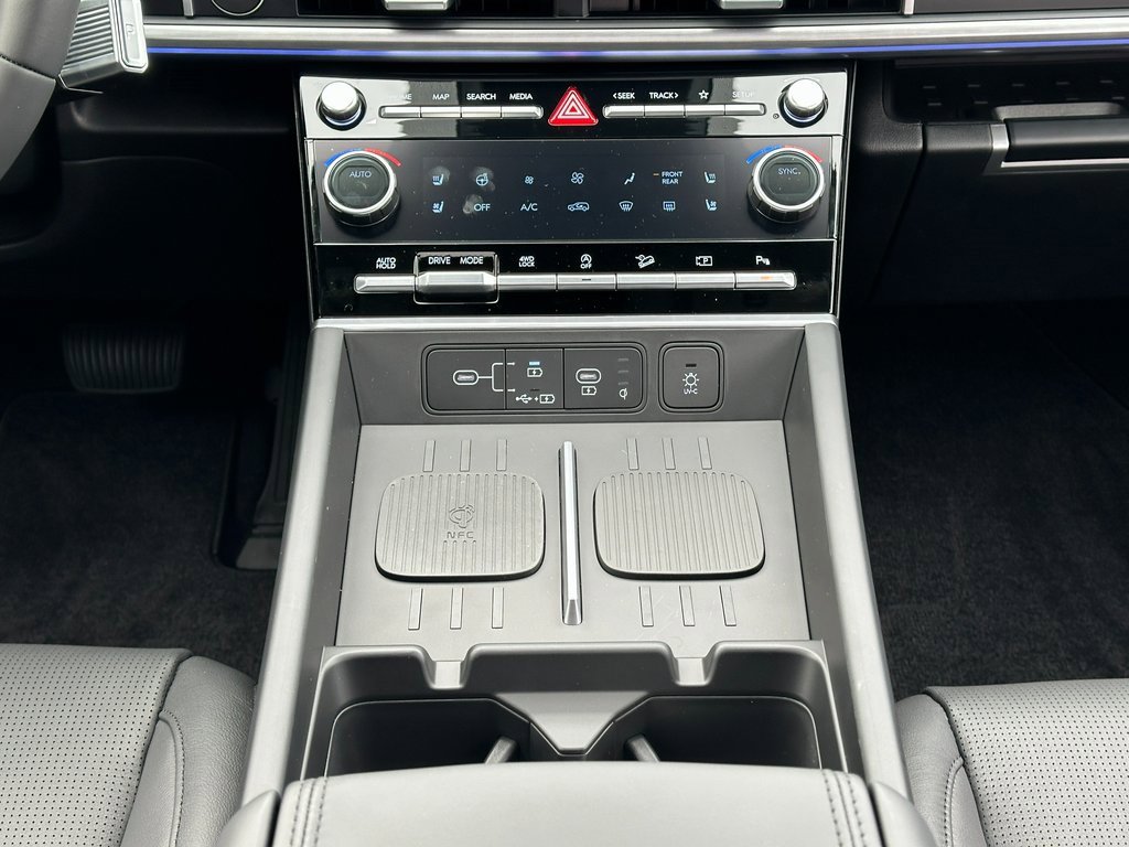 Certified 2025 Hyundai Santa Fe Limited image 30