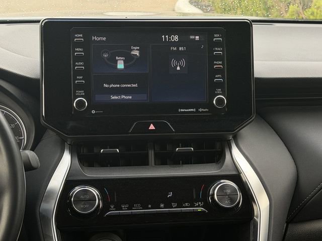 Used 2022 Toyota Venza LE image 13