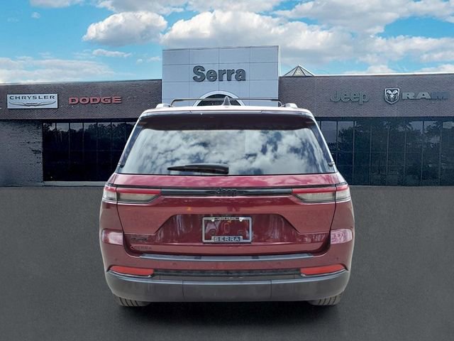 Used 2024 Jeep Grand Cherokee Altitude AWD/4WD image 5