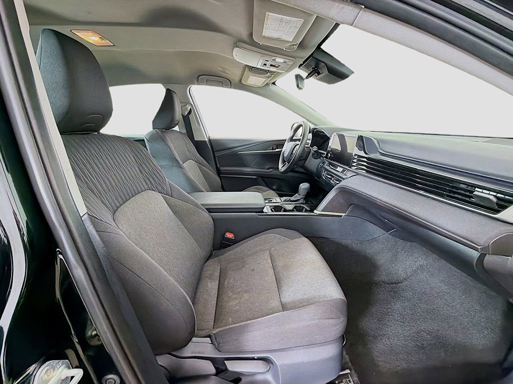Used 2025 Toyota Camry LE image 20