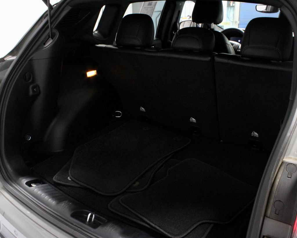 Used 2023 Jeep Compass Limited w/ Elite Group AWD/4WD image 14