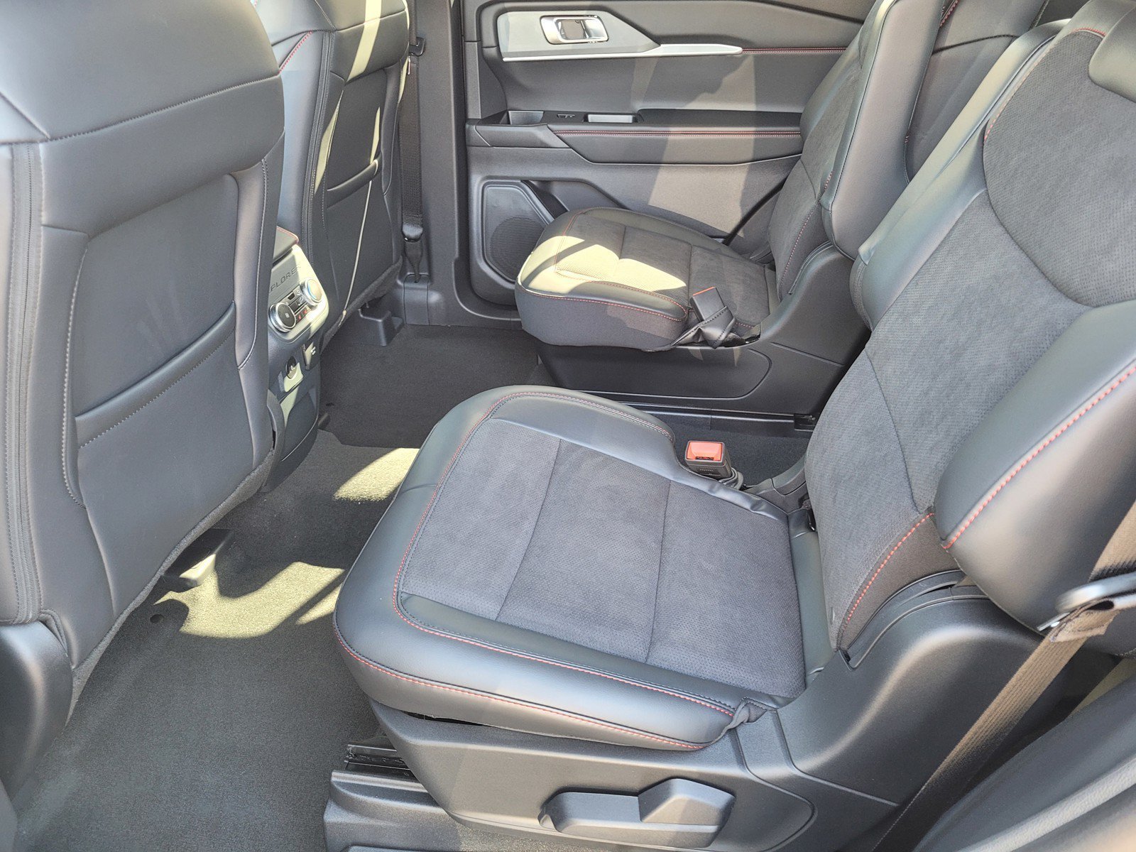 New 2026 Ford Explorer ST AWD/4WD image 6