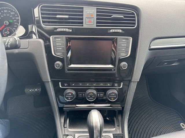 Used 2015 Volkswagen Golf S FWD image 28