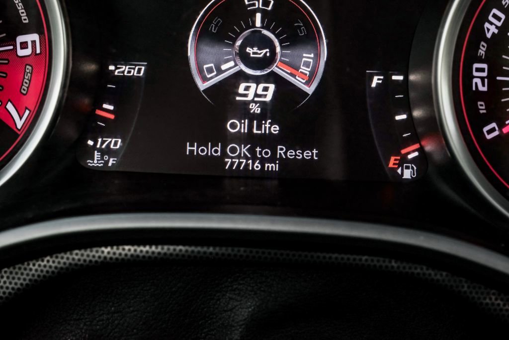 Used 2015 Dodge Challenger SRT w/ Technology Group image 17