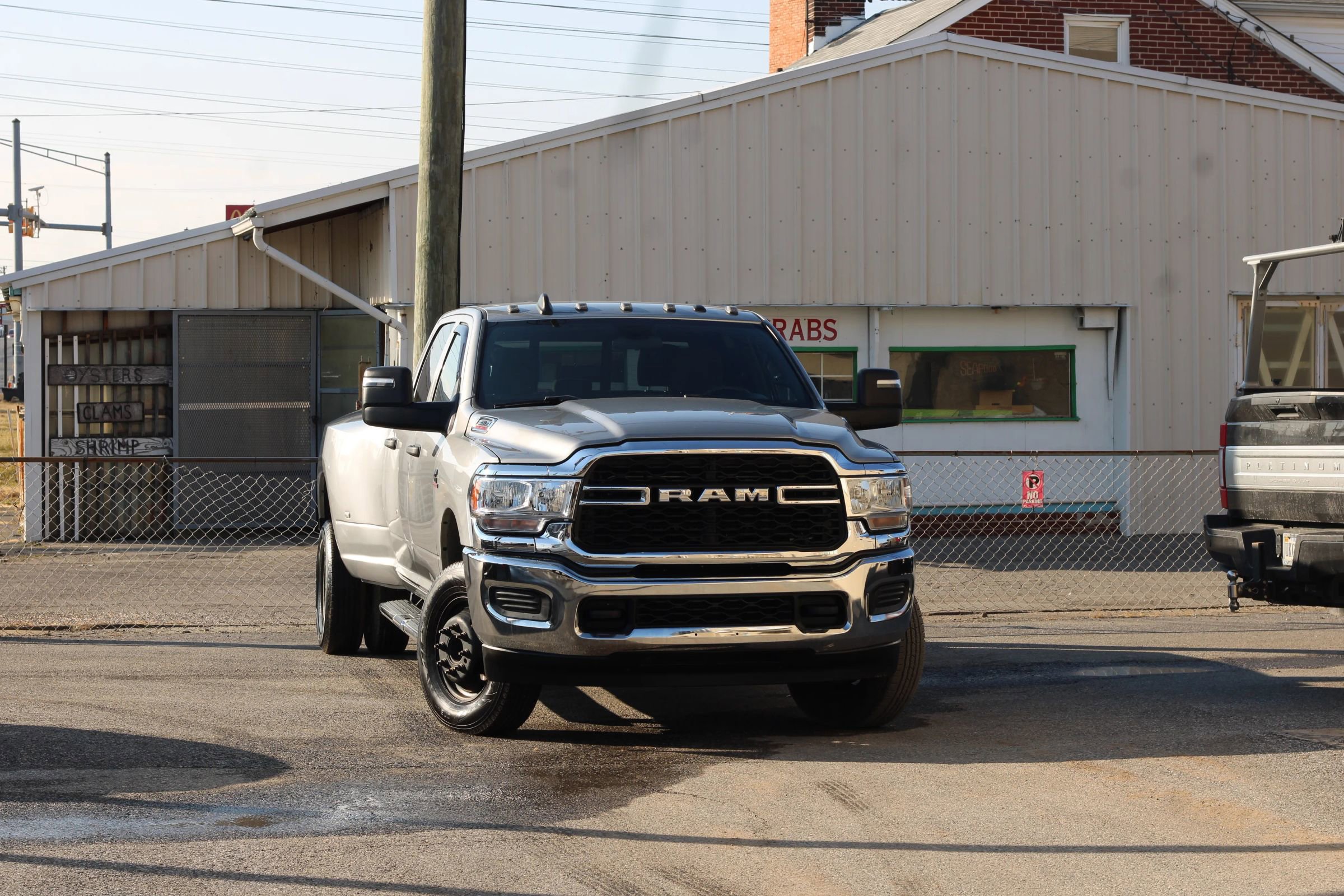 Used 2024 RAM 3500 Tradesman w/ Chrome Appearance Group image 22