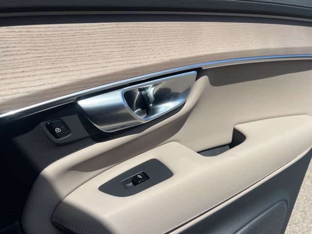 New 2026 Volvo XC90 B6 Plus w/ Protection Package Premier AWD/4WD image 30