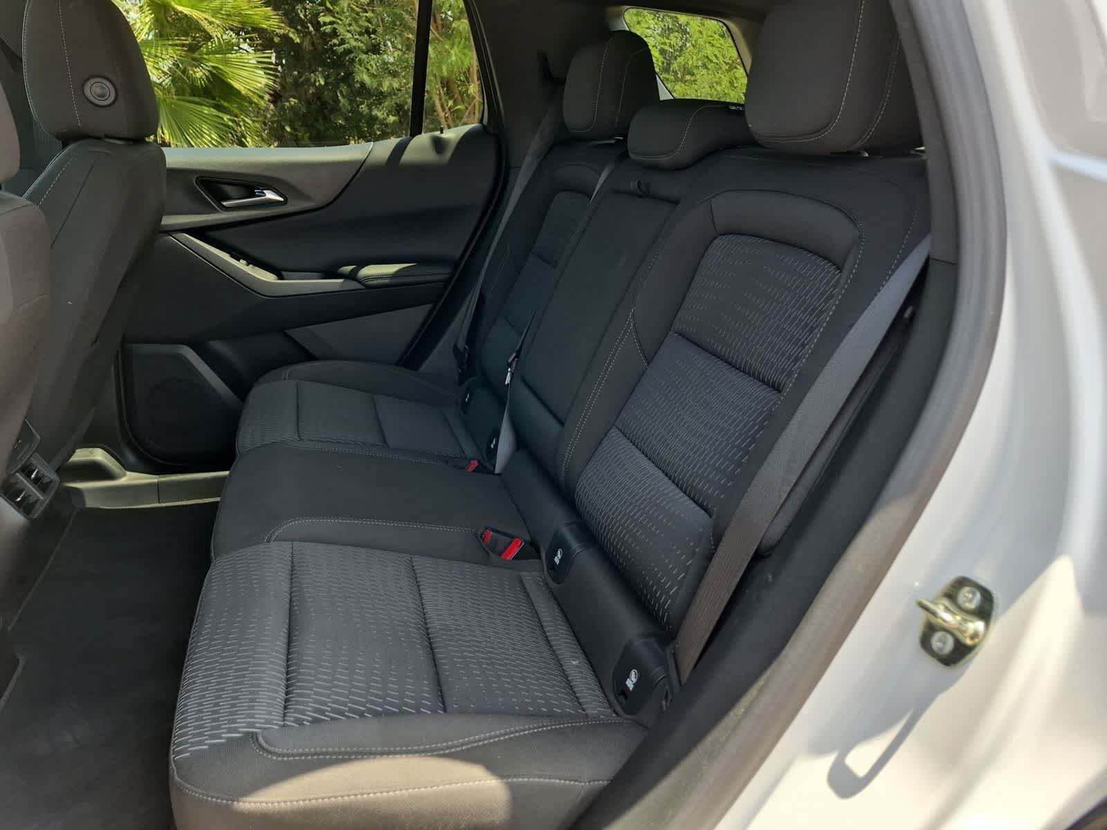 Used 2025 Chevrolet Equinox LT FWD image 24
