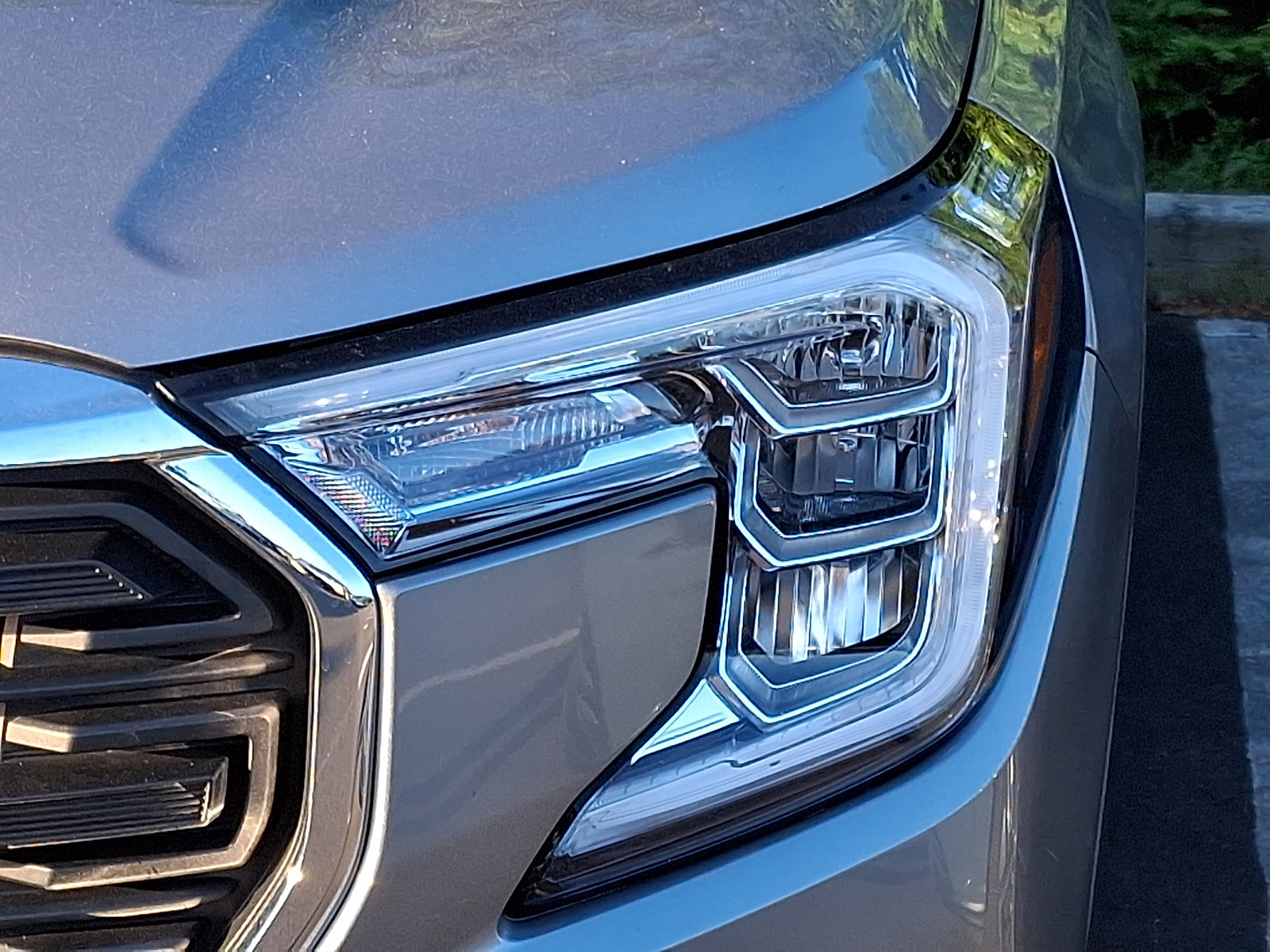 Used 2023 GMC Terrain SLE FWD image 9