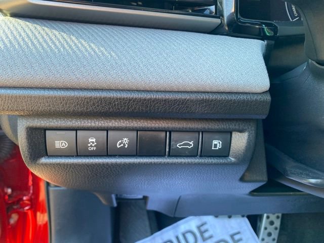 Used 2025 Toyota Camry SE FWD image 9