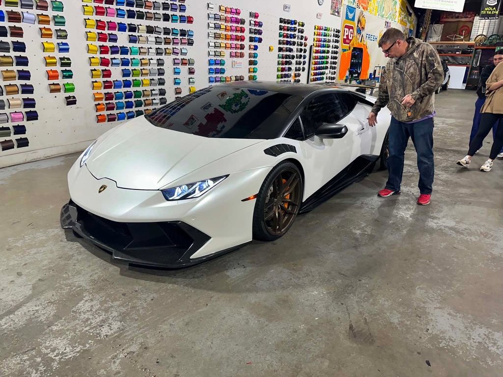 Used 2017 Lamborghini Huracan LP 580-2 RWD image 4