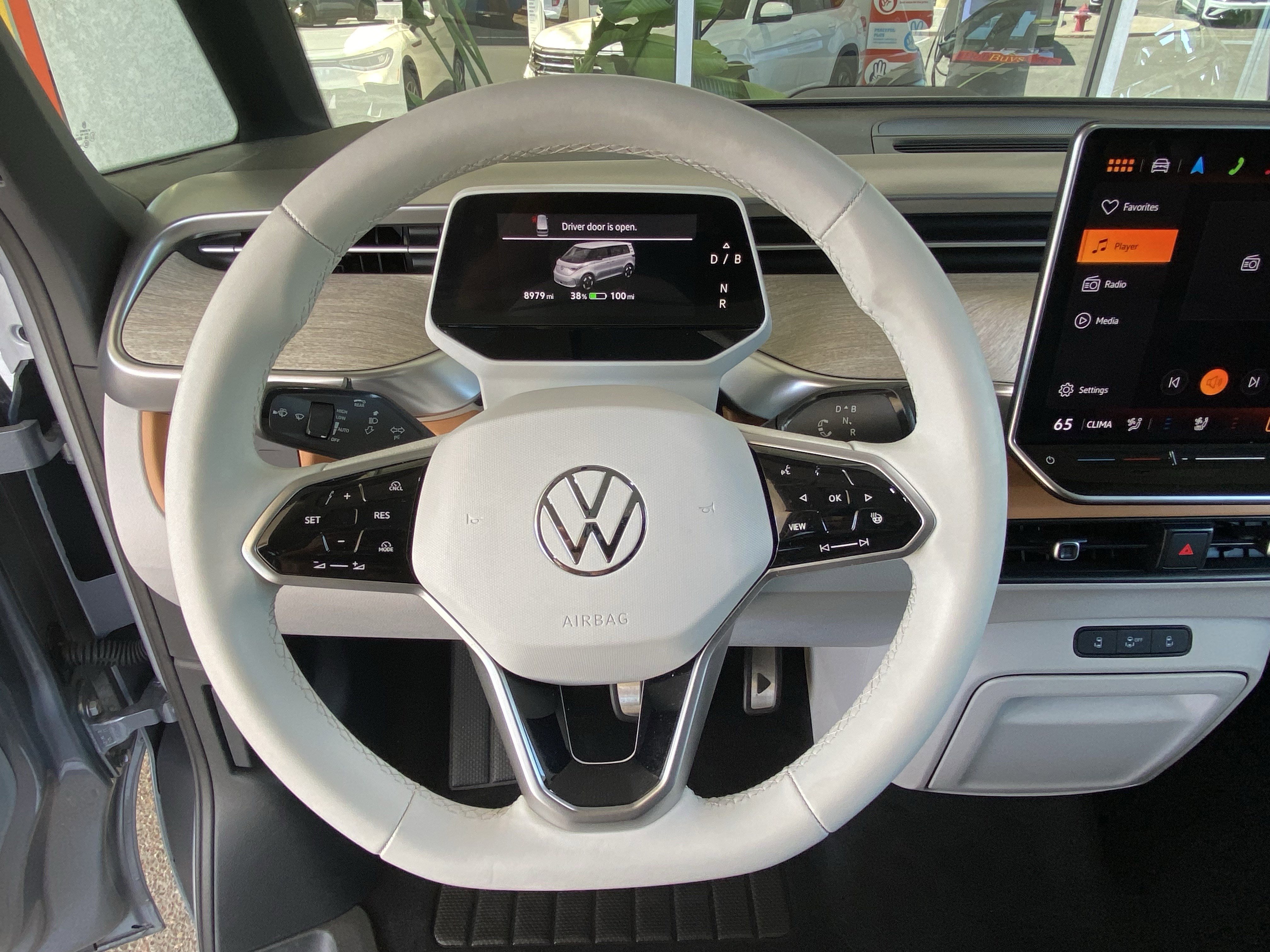 Used 2025 Volkswagen ID. Buzz 1st Edition image 22