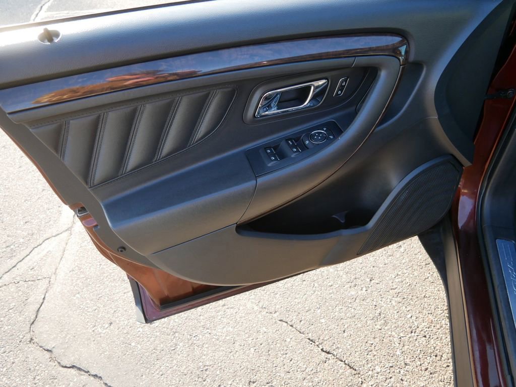 Used 2015 Ford Taurus Limited image 13