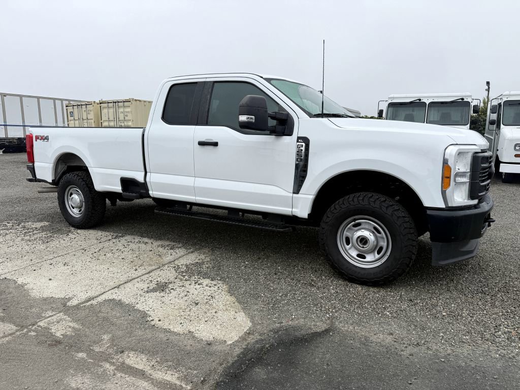 Used 2023 Ford F250 XL image 4