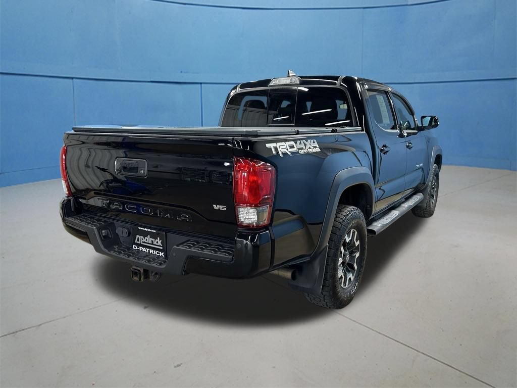 Used 2017 Toyota Tacoma TRD Off-Road AWD/4WD image 12