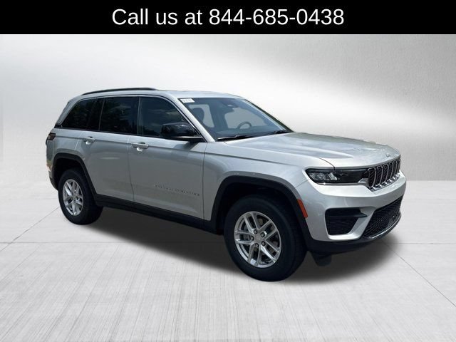 New 2026 Jeep Grand Cherokee Laredo X RWD image 3