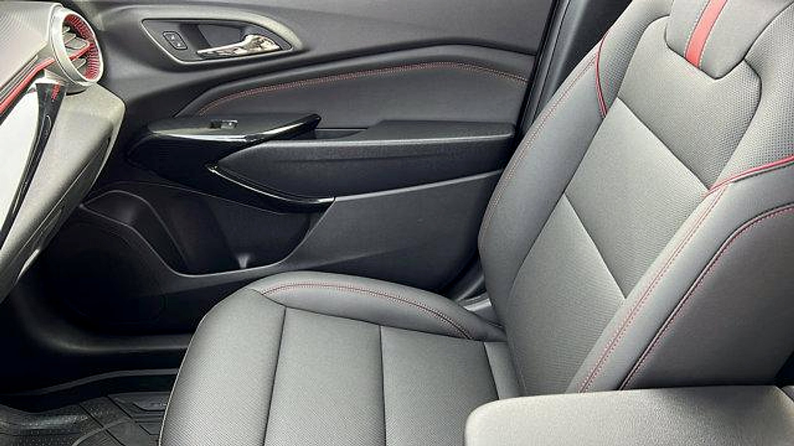 New 2026 Chevrolet Trax RS w/ Driver Confidence Package image 18