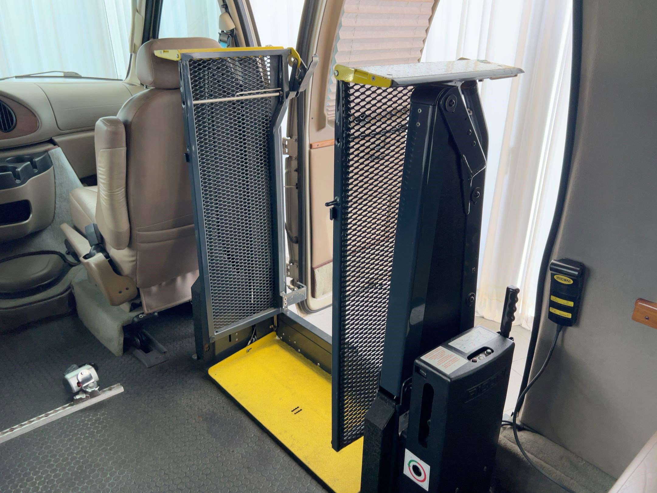 Used 2007 Ford E-150 and Econoline 150 image 30