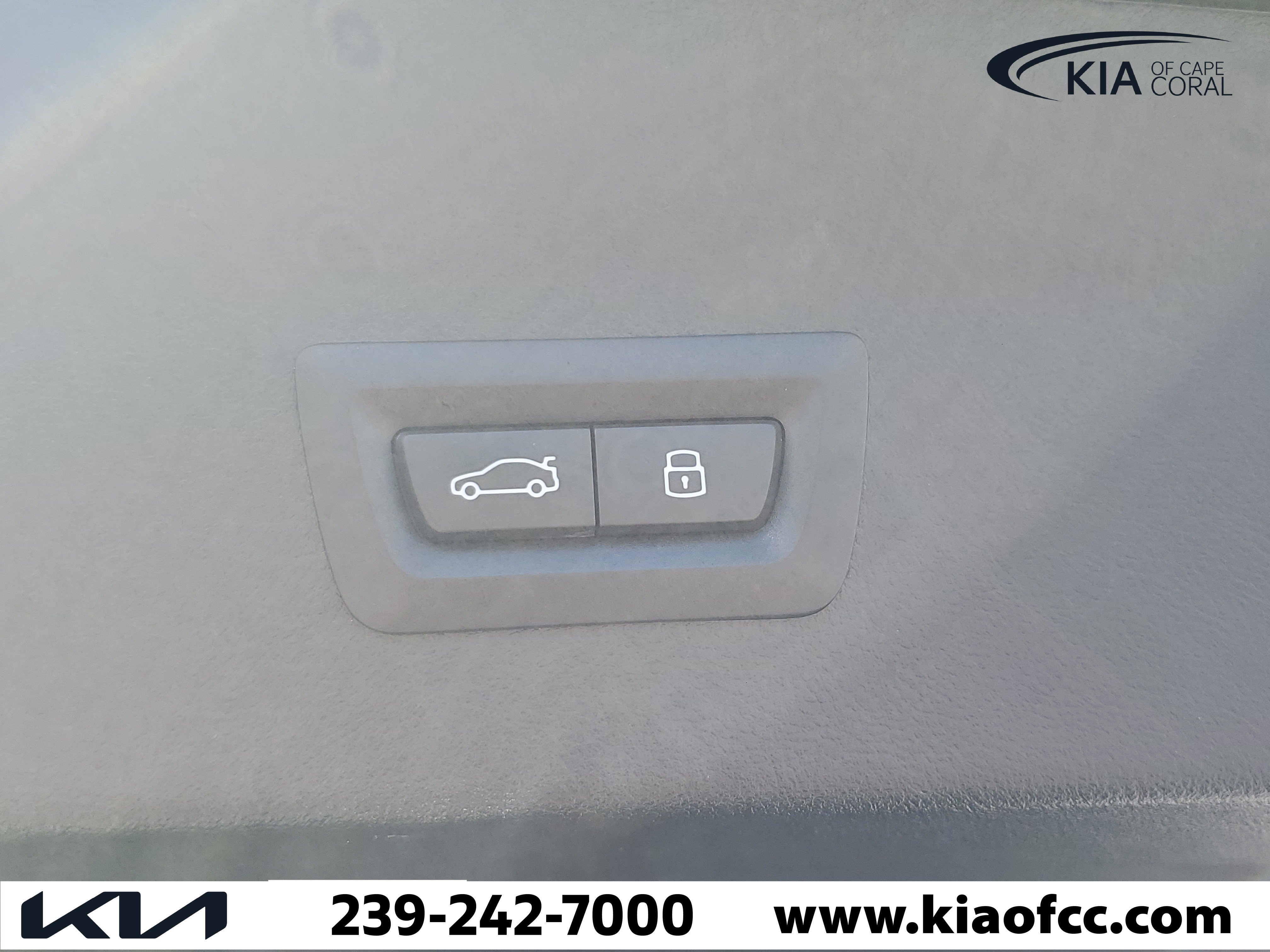 Used 2025 BMW X4 xDrive30i AWD/4WD image 10