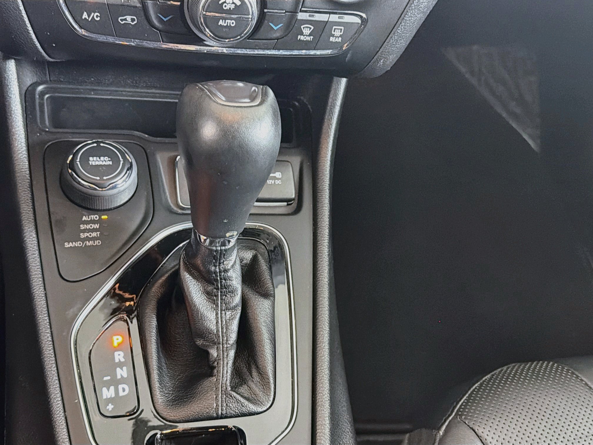Used 2020 Jeep Cherokee Limited AWD/4WD image 23