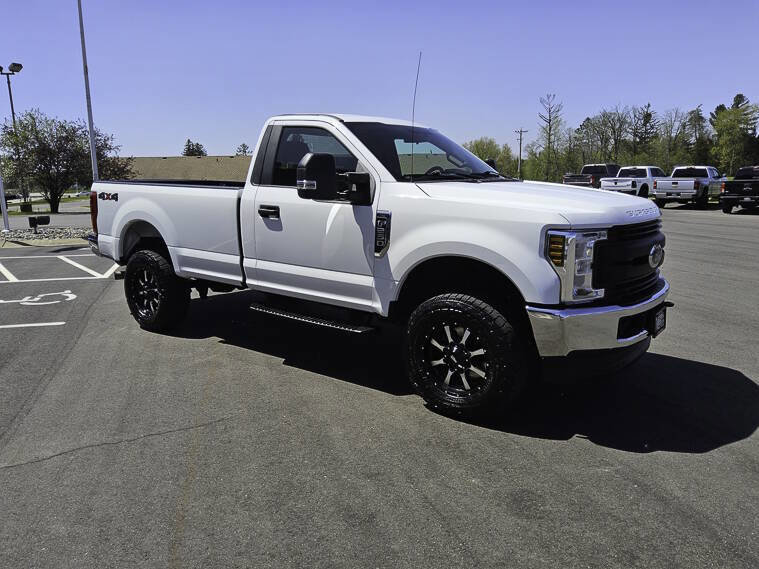 Used 2019 Ford F250 XL w/ XL Value Package AWD/4WD image 3