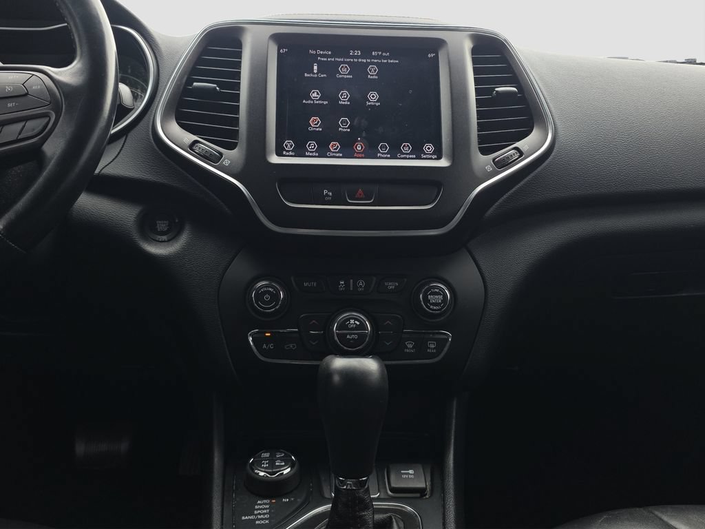Used 2019 Jeep Cherokee Trailhawk AWD/4WD image 14