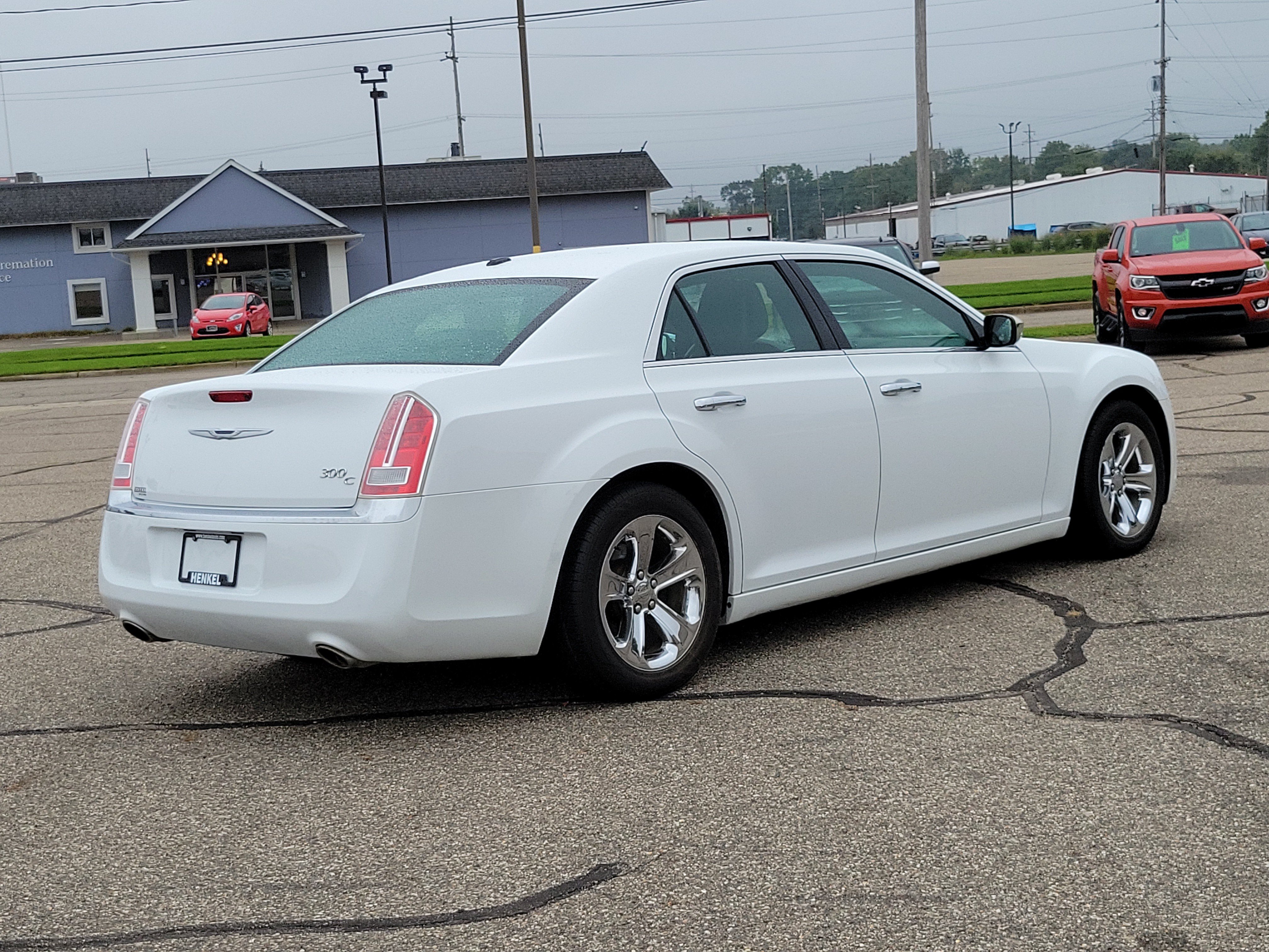 Used 2014 Chrysler 300 C RWD image 4
